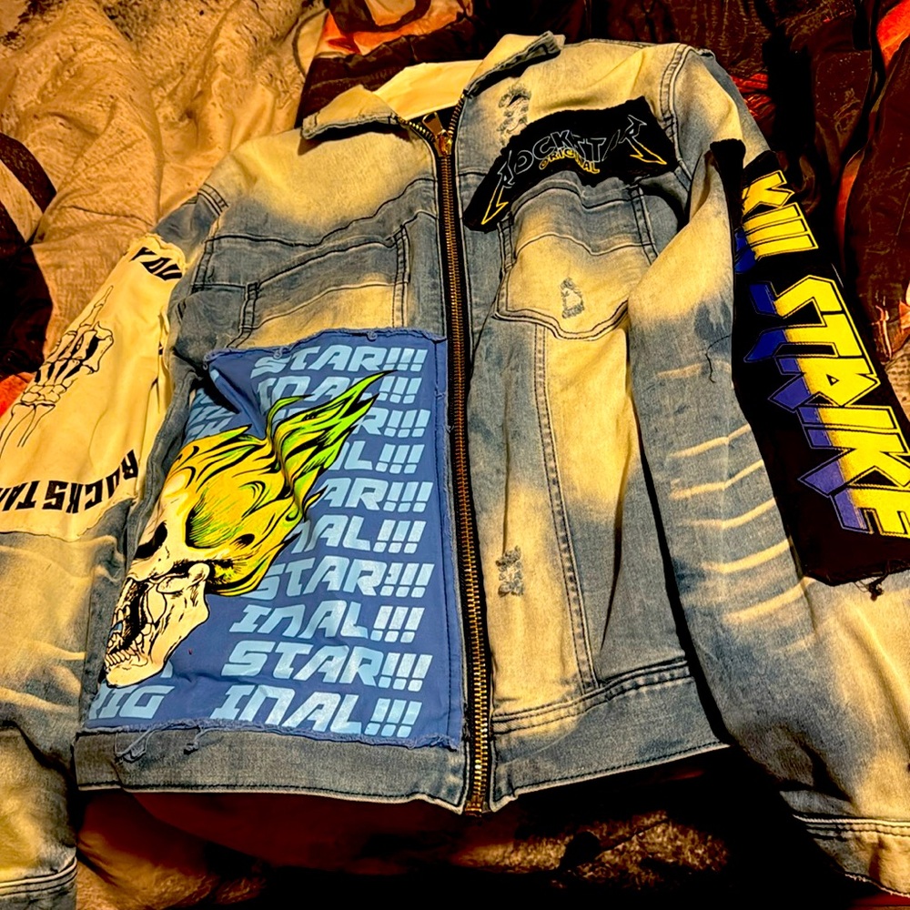 I’m selling these items from rockstar orig. That I don’t wear anymore size is M